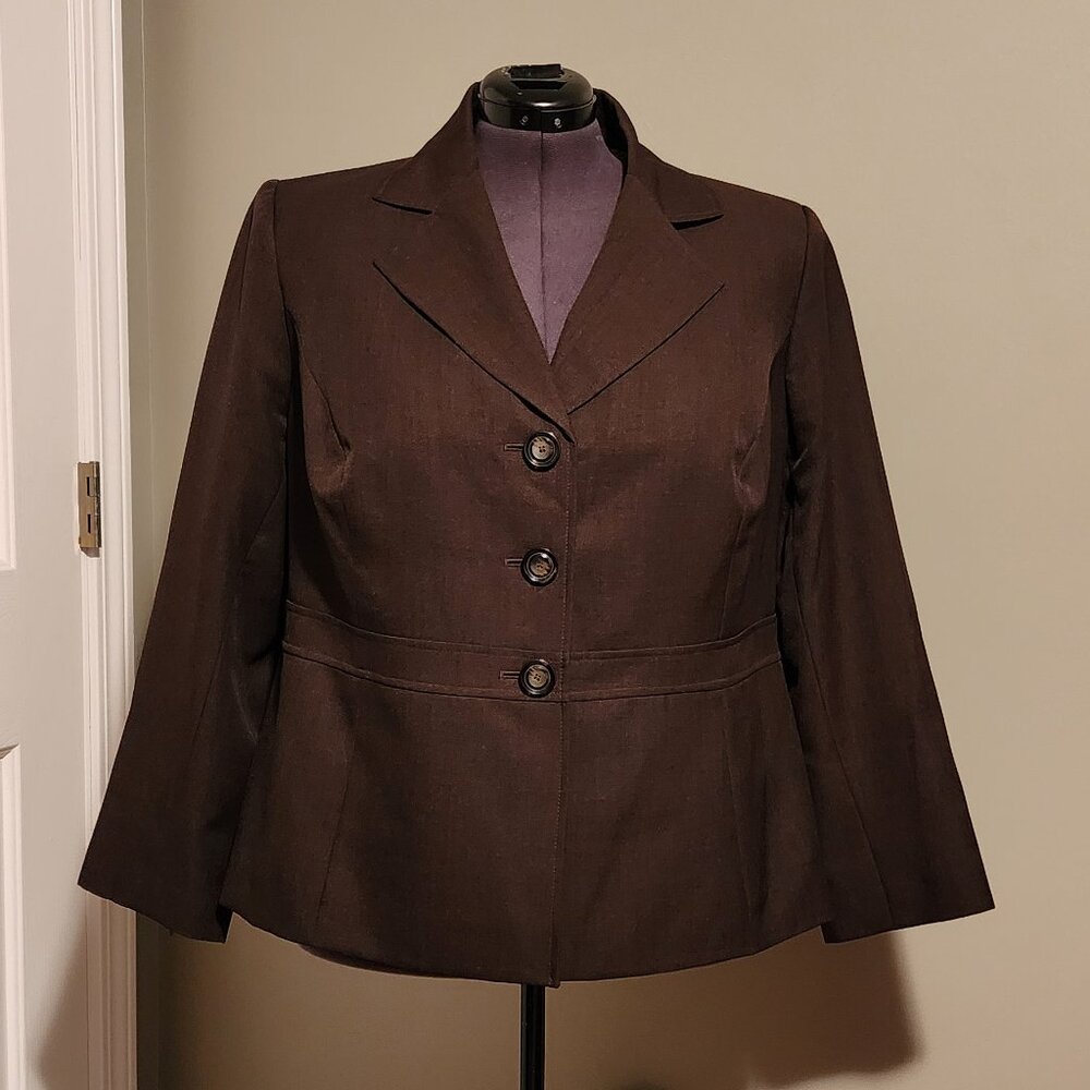 Suit Studio 18W Brown Suit jacket with matching pants